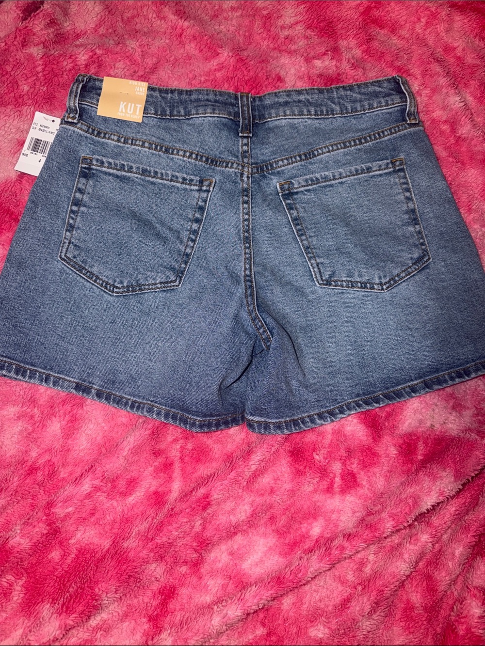 Kut from the Kloth Jane high rise peaceful wash Denim Shorts - Picture 6 of 9
